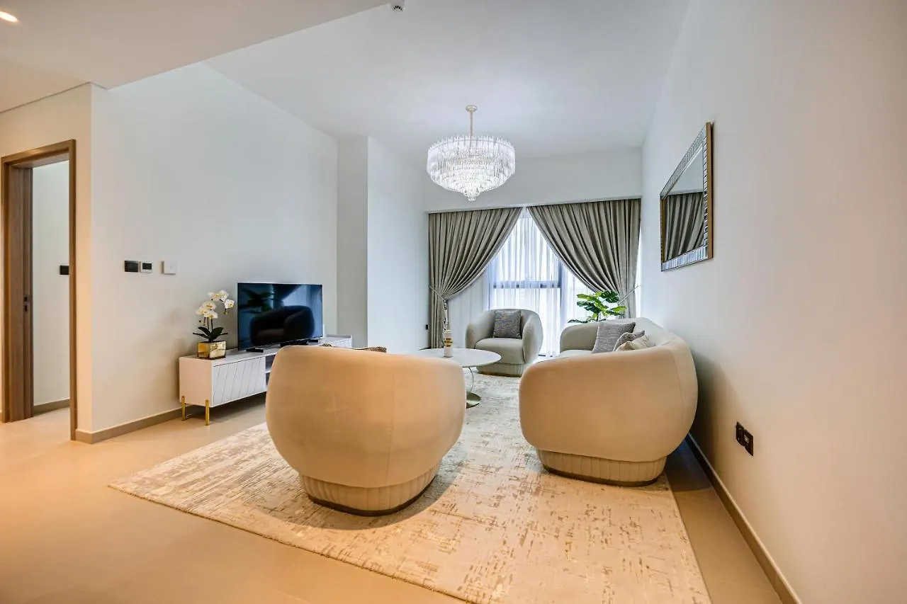 Bright New Apartment Near Burj Khalifa Dubai
